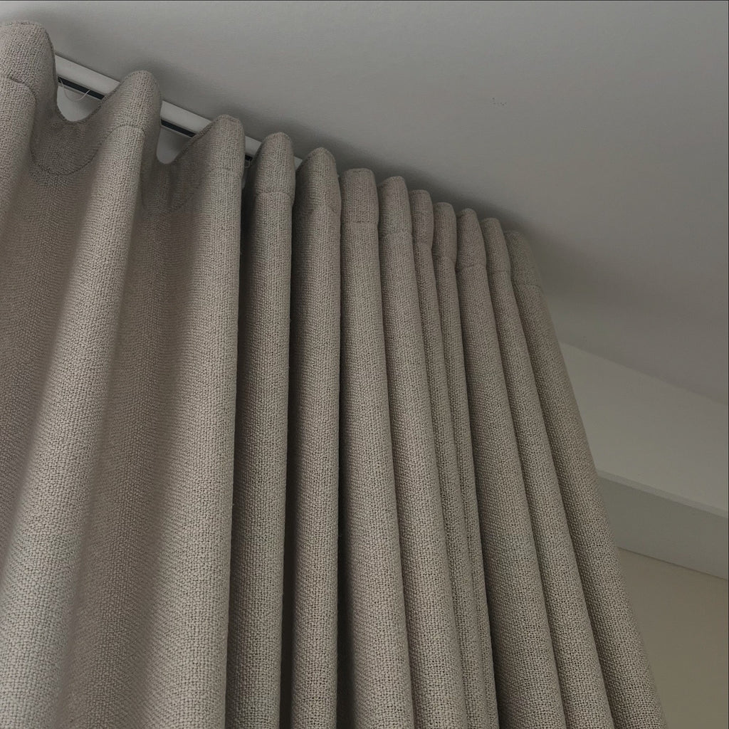 Rideaux Wave sur mesure – Installation professionnelle