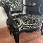 Réfection complète d’un fauteuil cabriolet Louis XVI – Travail en traditionnel