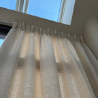 Rideaux sur mesure Paris – Tissu Dedar, tête flamande et pose sur rail plafond