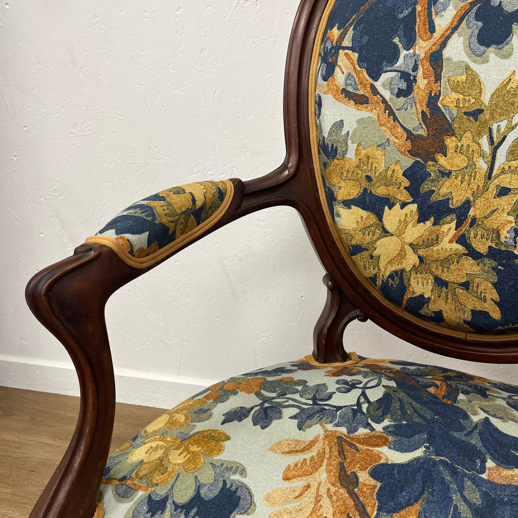 Réfection de fauteuils et petites chaises Napoléon III – Changement de tissu