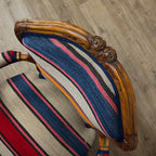 Réfection du tissu d’un fauteuil cabriolet Louis XVI – Rénovation artisanale et  sur-mesure