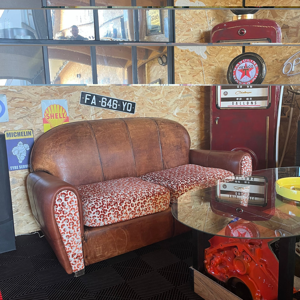 Rénovation partielle d’un canapé club – Remplacement du tissu des coussins