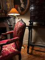 Restauration d’un fauteuil XVIIIᵉ : un savoir-faire d’exception