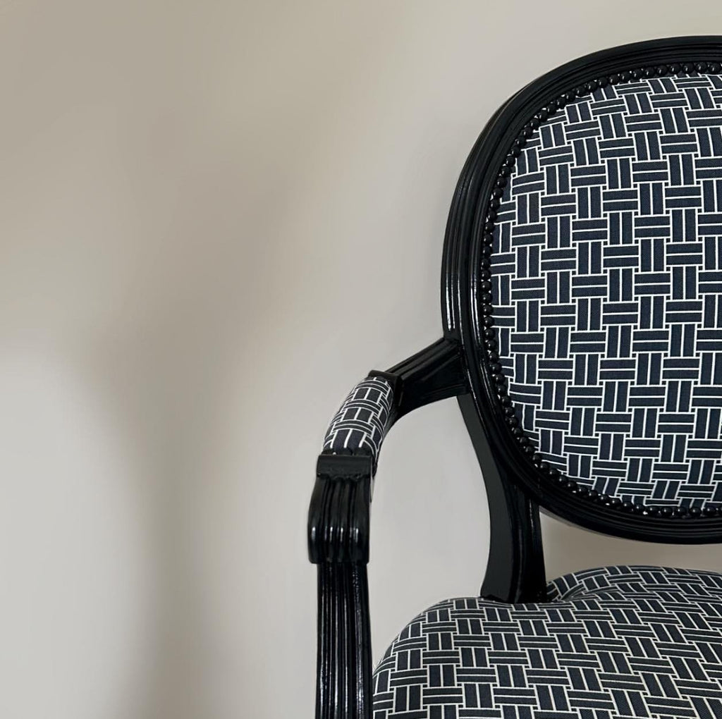 Fauteuil médaillon restauré – Style chic et contemporain
