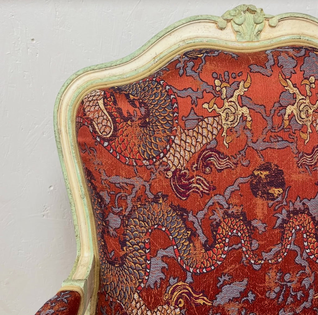 Réfection du tissu d’un fauteuil Louis XV