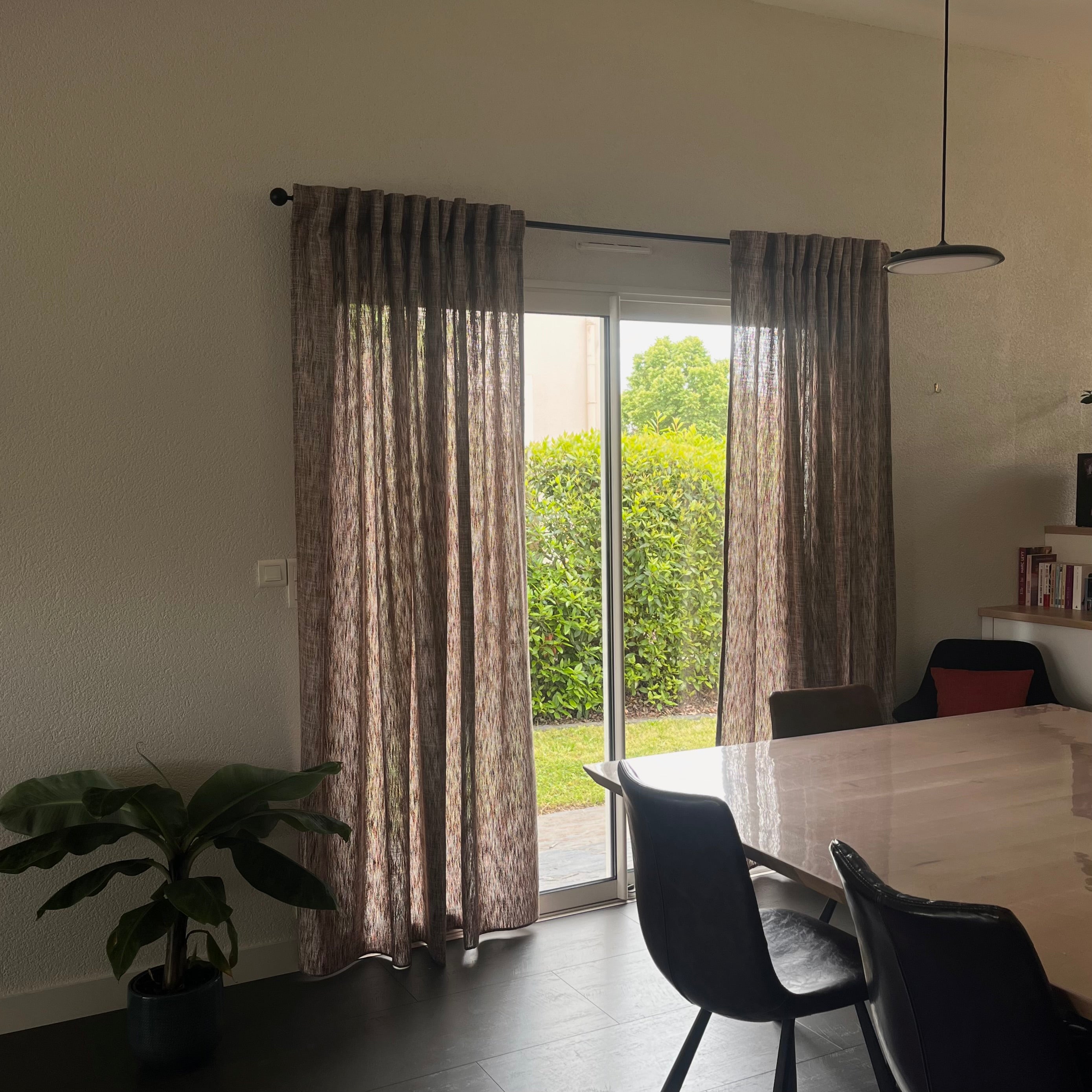 Confection et pose de rideaux sur mesure