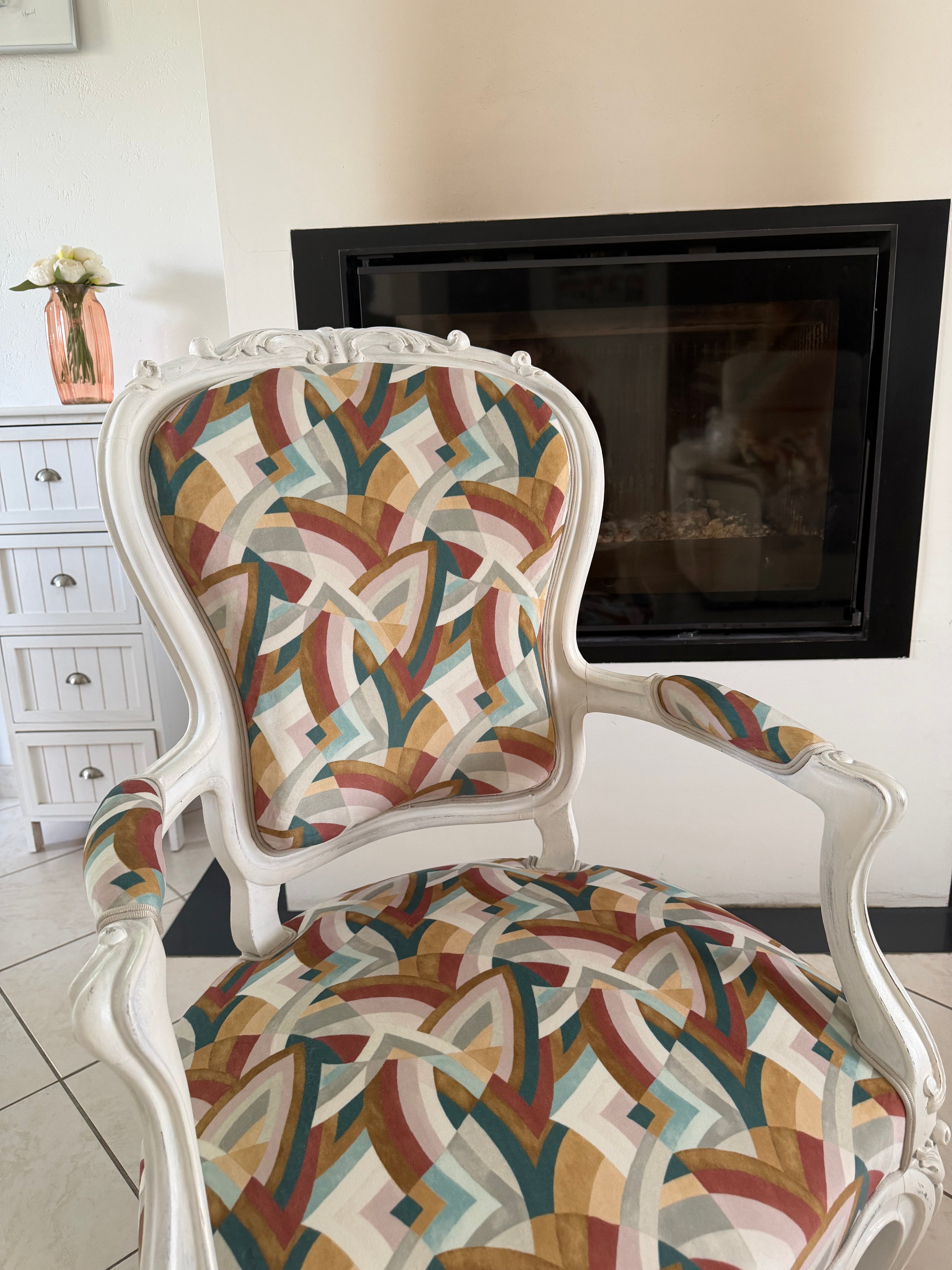 Réfection semi-traditionnelle de l’assise de ce fauteuil cabriolet